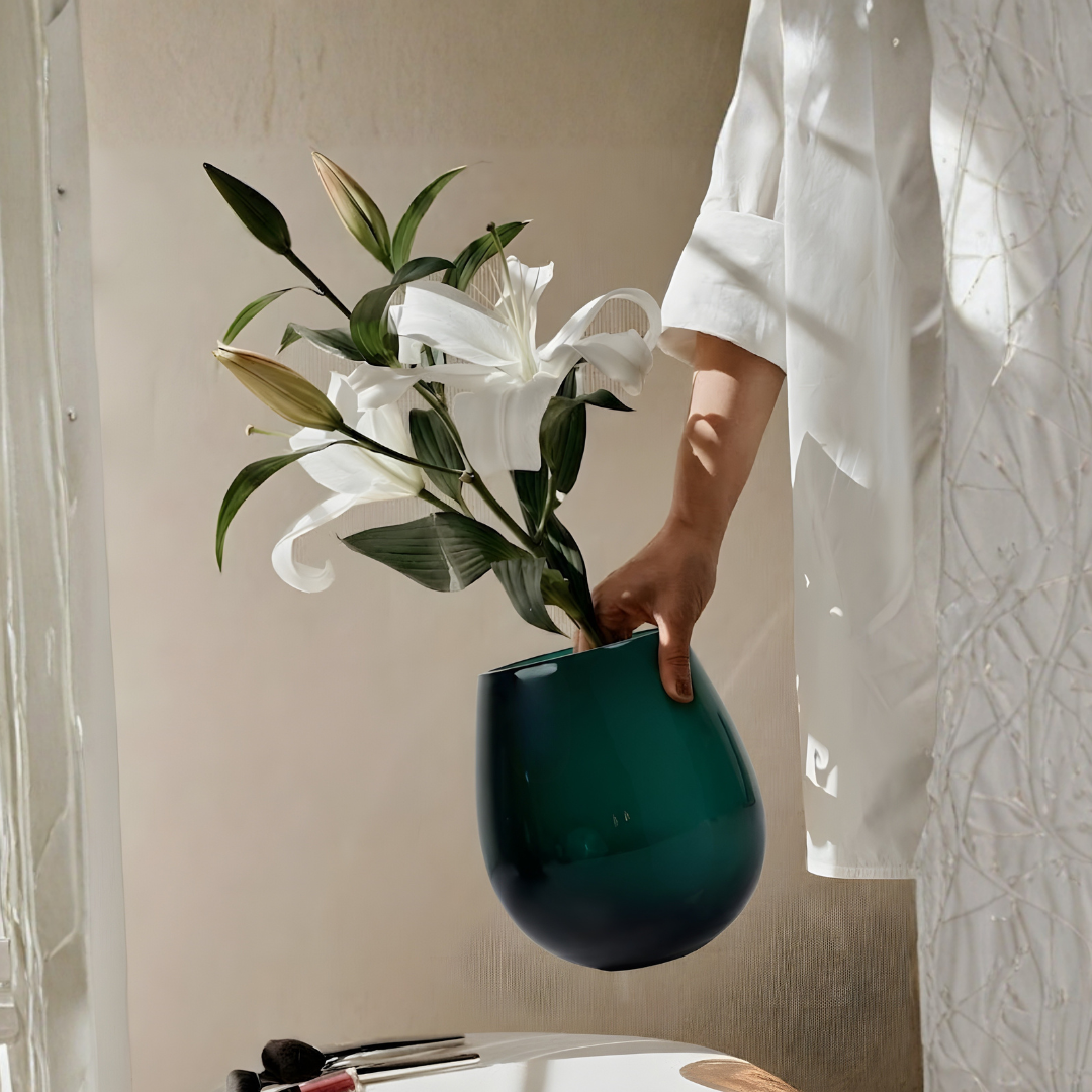 Mini Glossy Glass Vase – Midnight Black